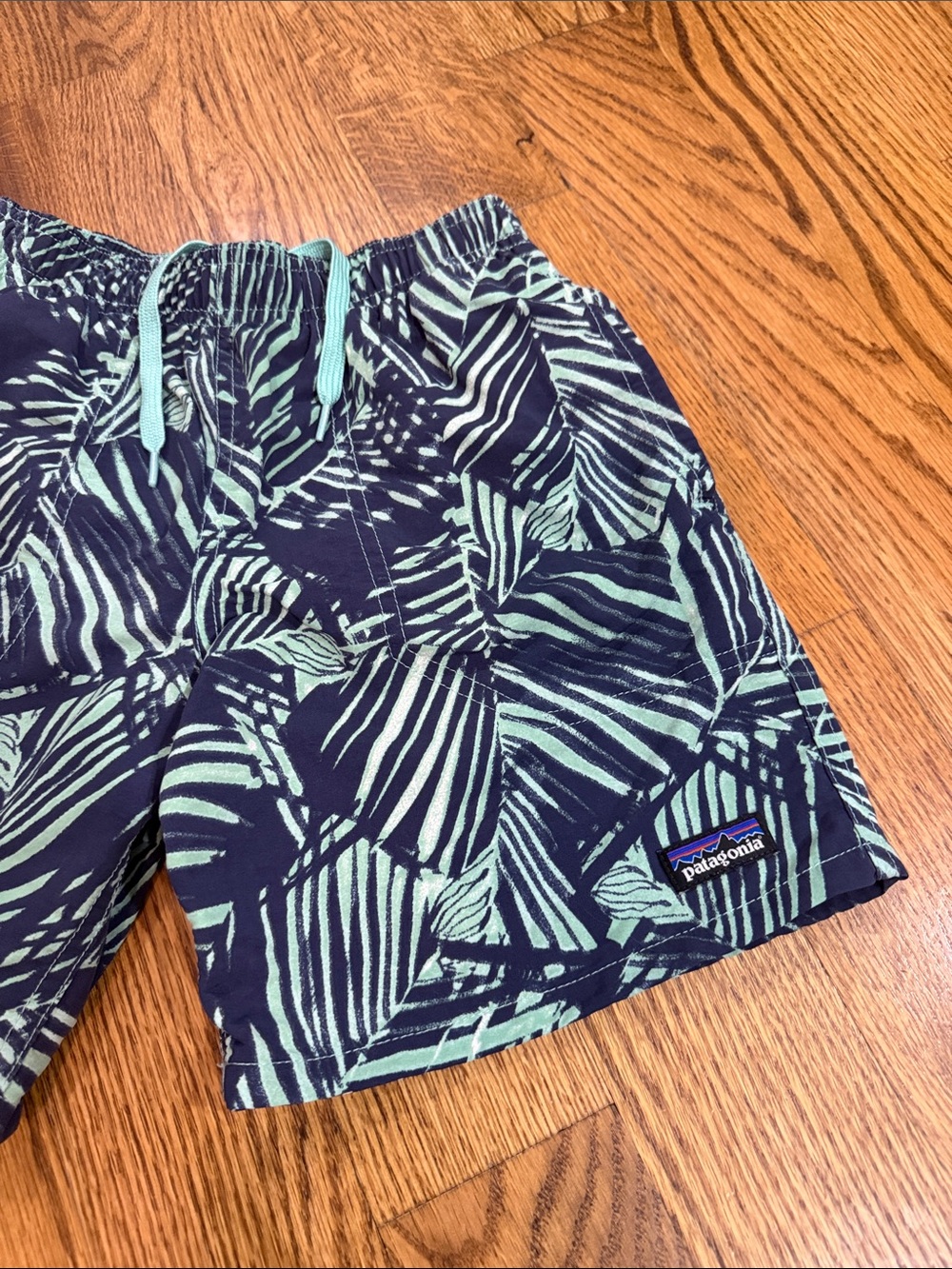 Boy’s Patagonia Swim Trunks. Size Small. Like New Condition. - Picture 3 of 11